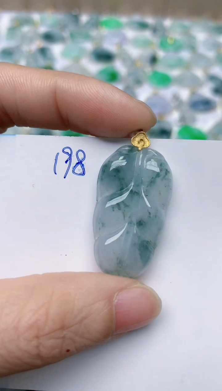 【闪购商品】翡翠颈饰18K金镶嵌天然翡翠A货    198