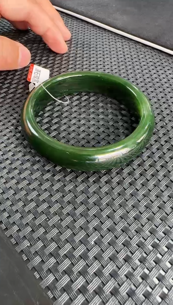 【闪购商品】和田玉手镯未镶嵌手镯56