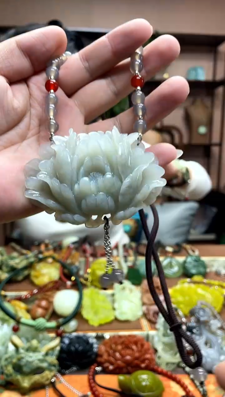 未镶嵌岫玉吊坠·