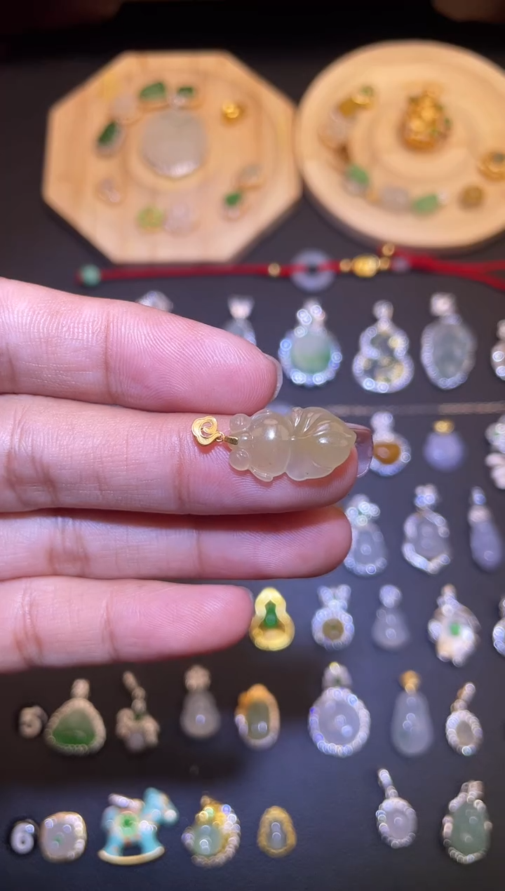 吊坠(不含链)18K金镶嵌翡翠1