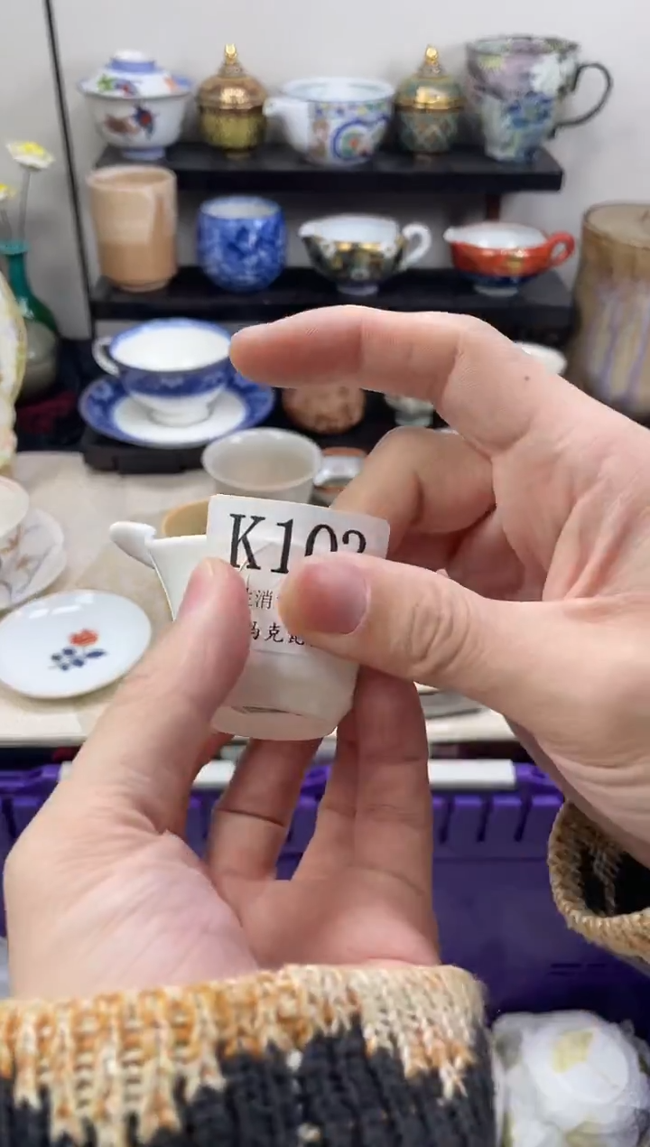 瓷片小****ა                K103