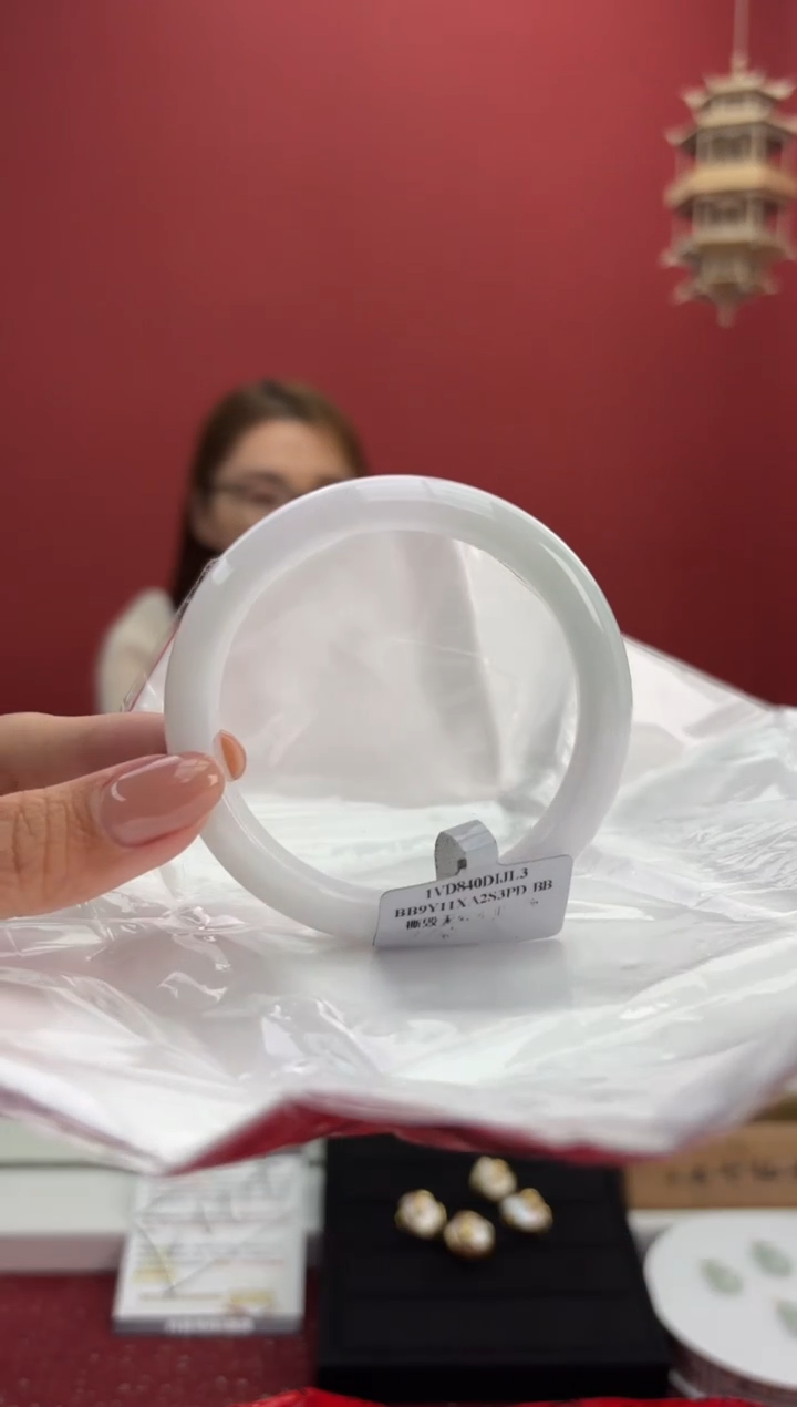 【闪购商品】翡翠手镯未镶嵌14手镯