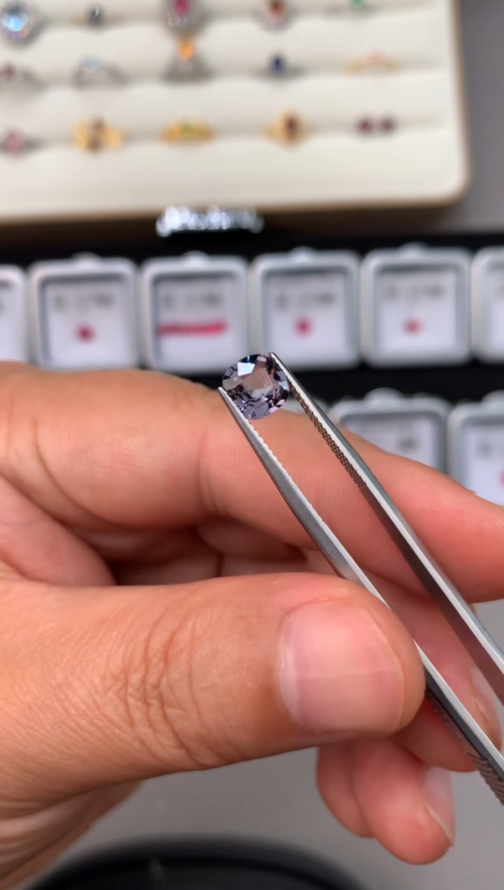 定制尖晶石裸石未镶嵌1.33ct 枕型 金属灰色调