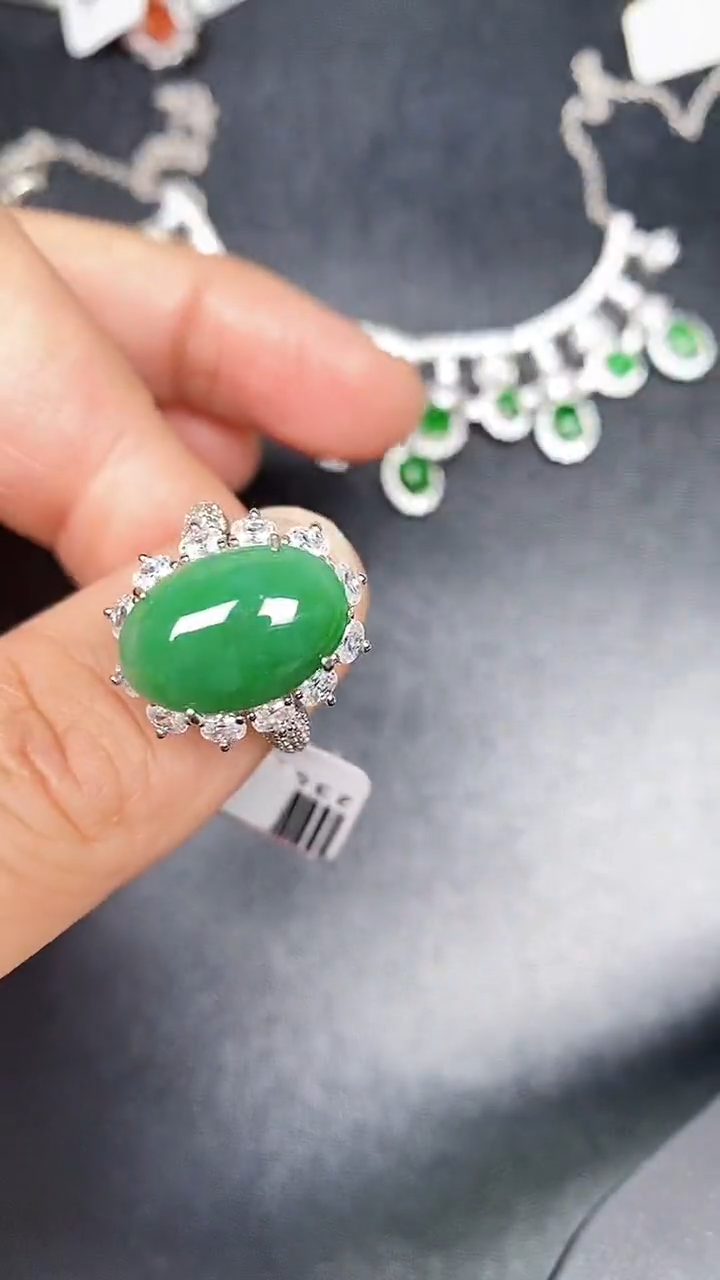 银S925镶嵌戒指翡翠8400