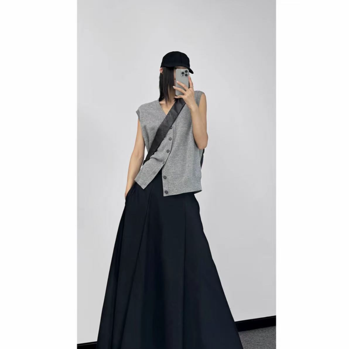 AMASS/阿玛施慵懒随性显瘦雅丹风宽松V领针织马甲5499269