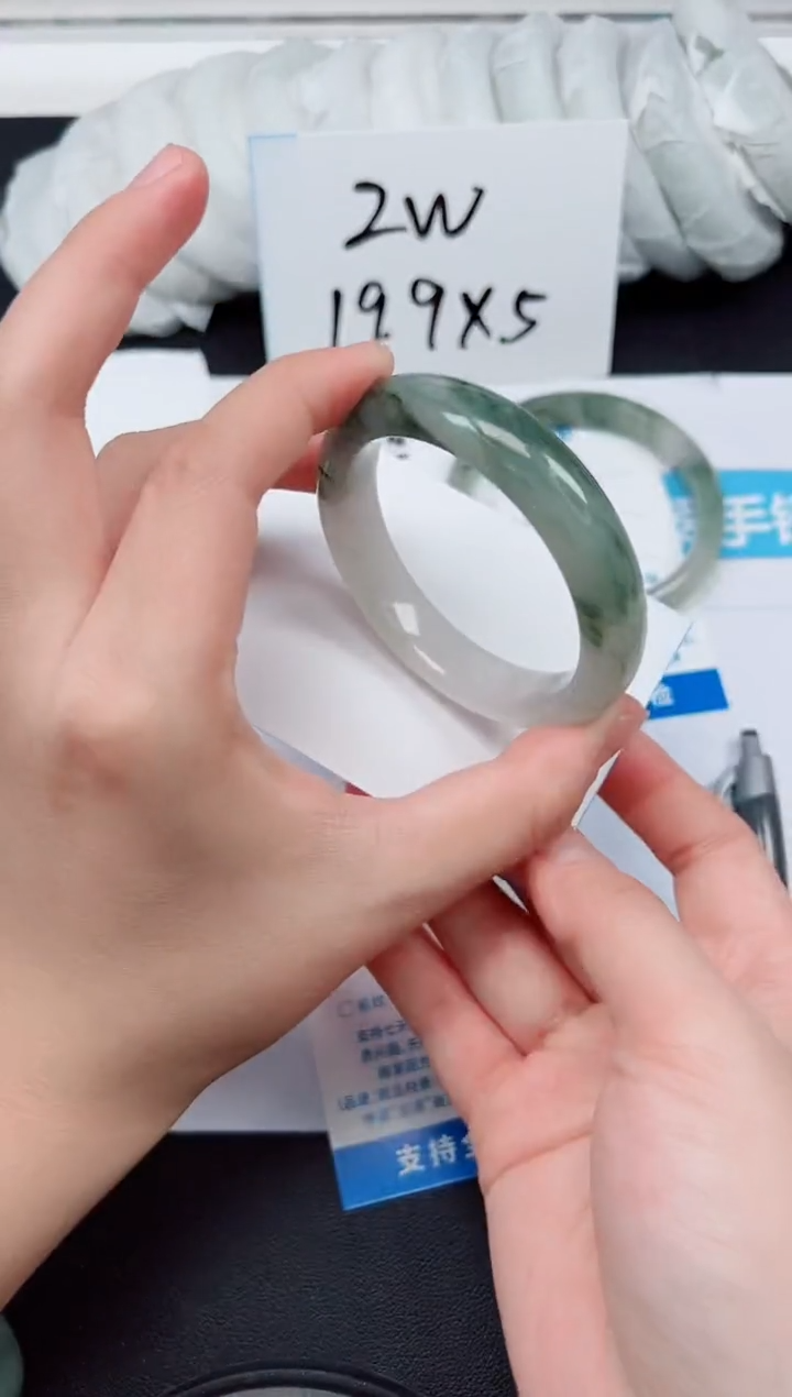 【闪购商品】石英质玉手镯未镶嵌G119-52.8