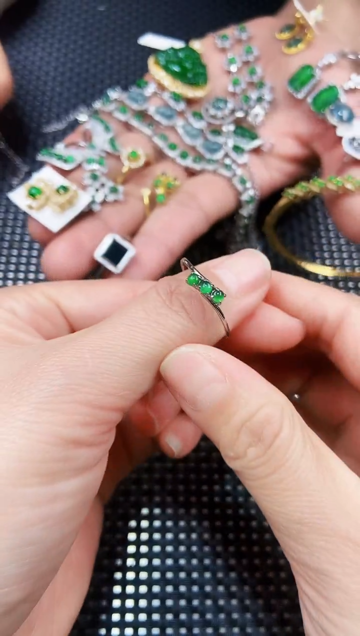 【闪购商品】翡翠戒指未镶嵌11111111