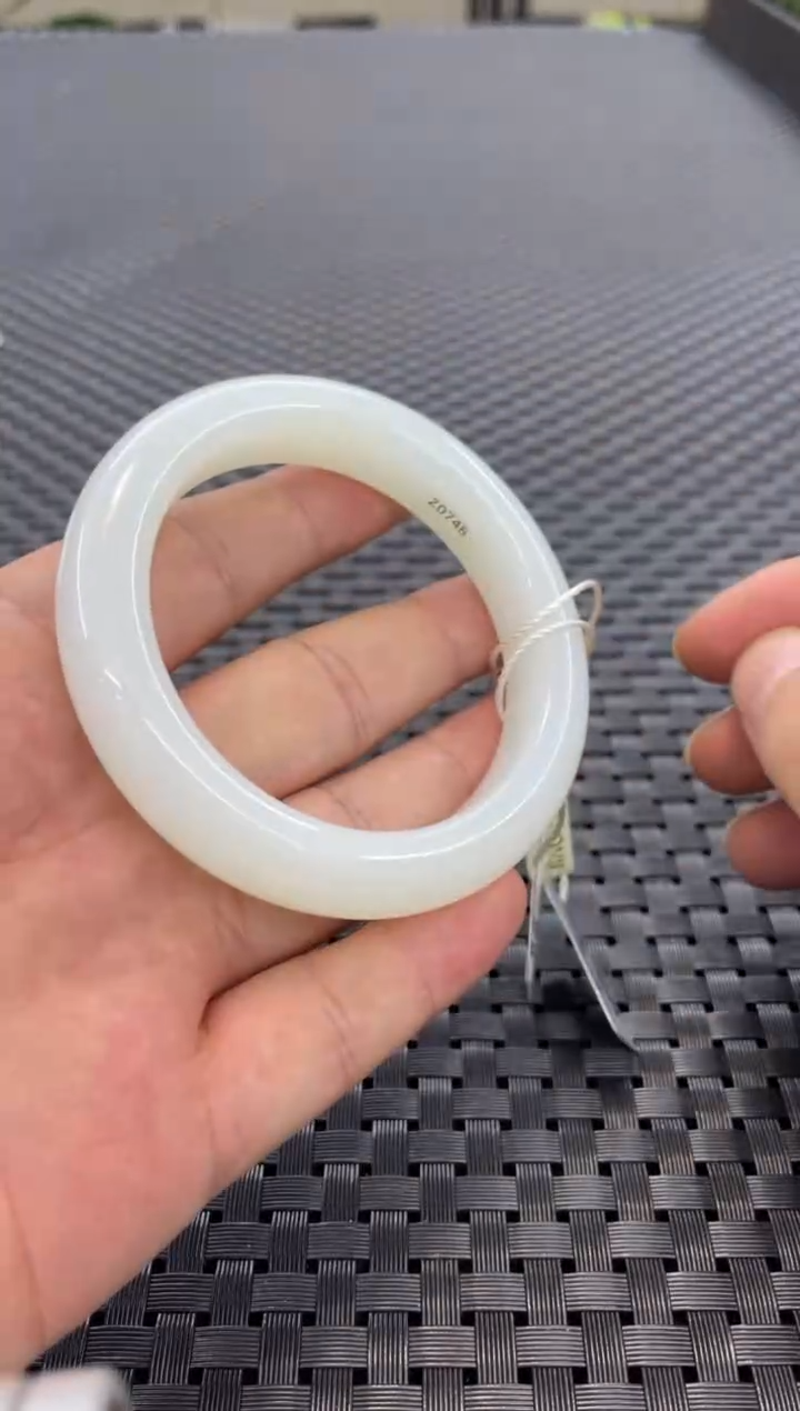 未镶嵌手镯和田玉轻***～一条55（多样性发一件）Z0748