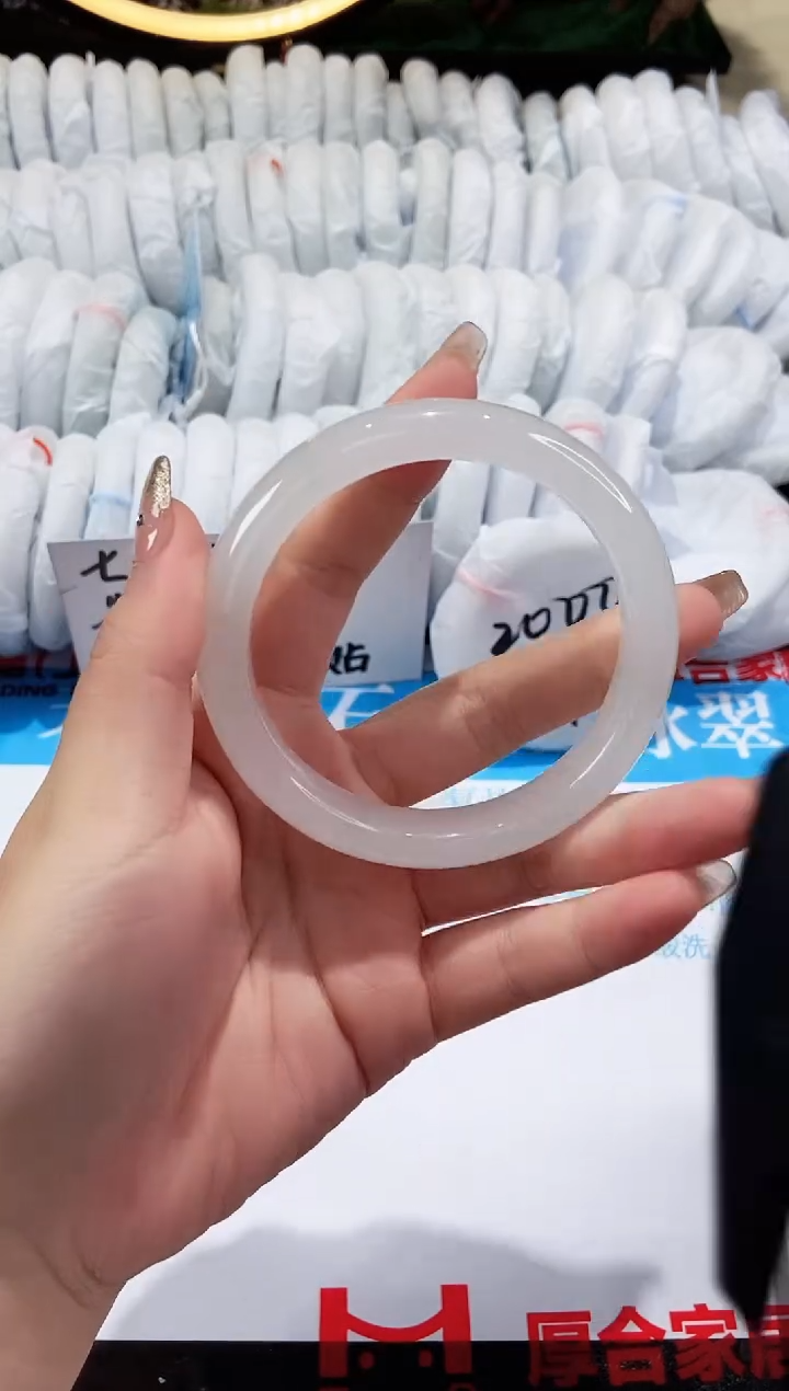 【闪购商品】石英质玉手镯未镶嵌102-62