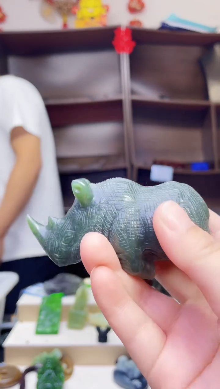 和田玉未镶嵌颈饰1