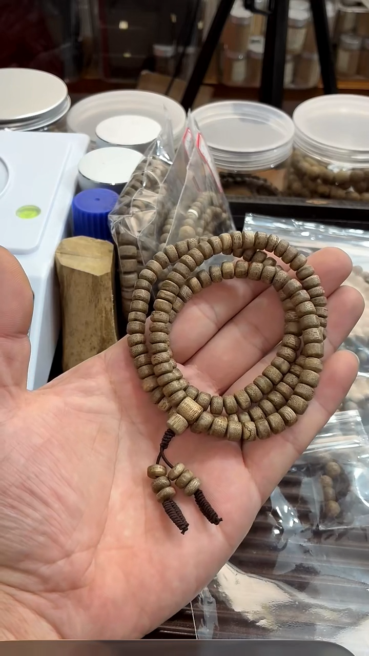 沉香手串正区老西马0.72尺寸15克+