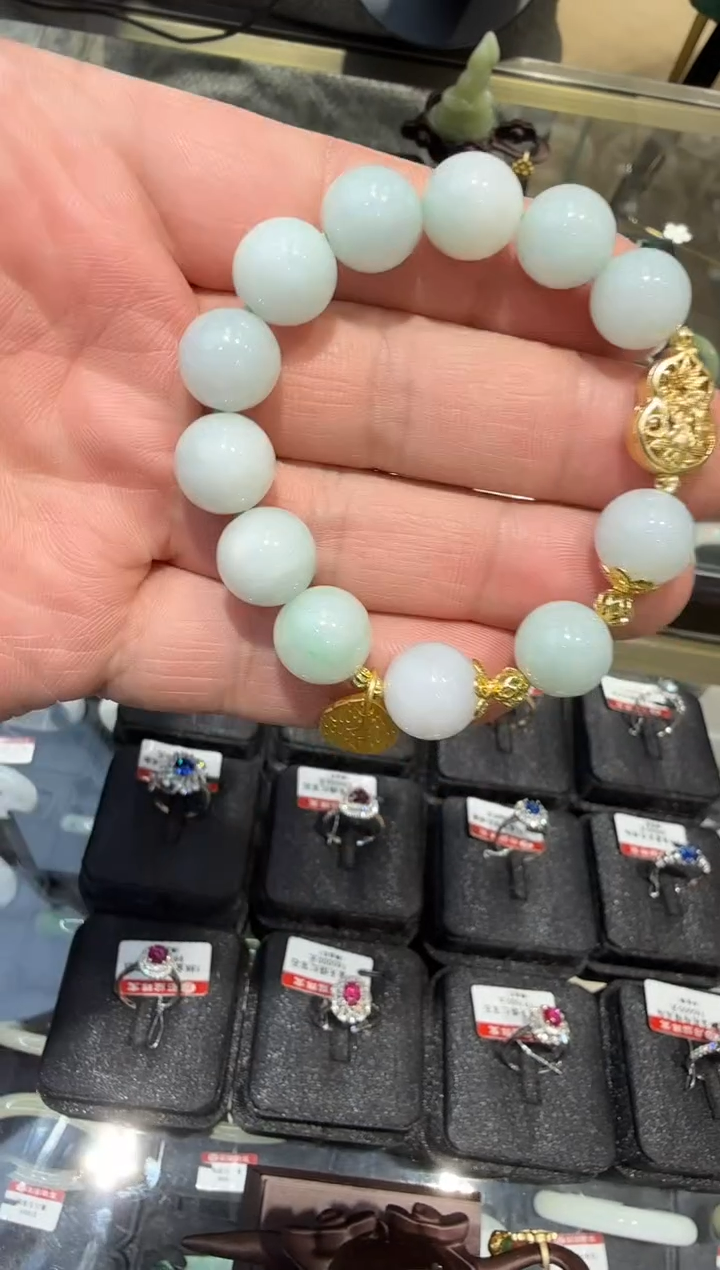 未镶嵌手链翡翠多样性发一