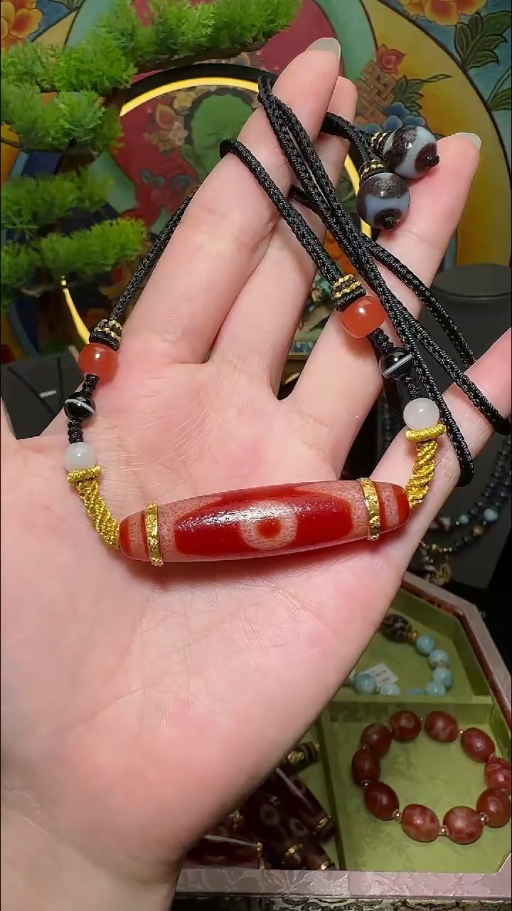 吊坠玛瑙18K金镶嵌吊坠