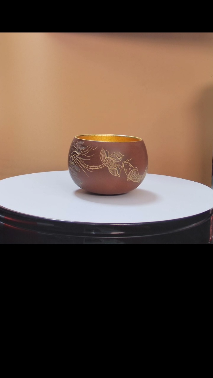 【闪购商品】主人杯柴烧鱼戏莲内鎏金主人杯礼盒装