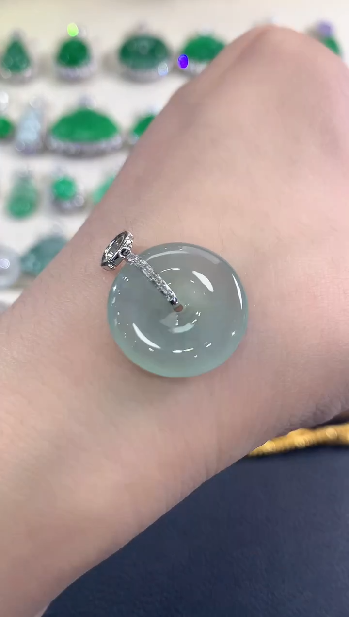 吊坠(不含链)18K金镶嵌翡翠d4     