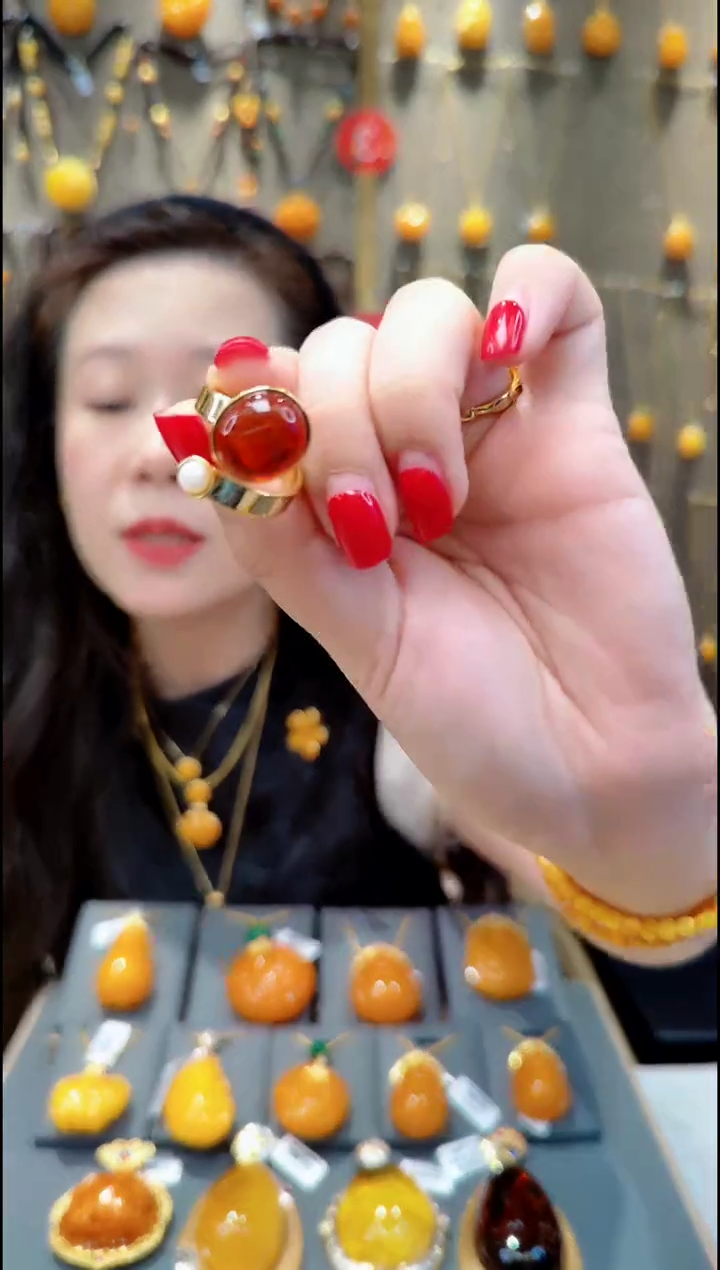 【闪购商品】血珀戒指银S925镀金镶嵌H996琥珀戒指