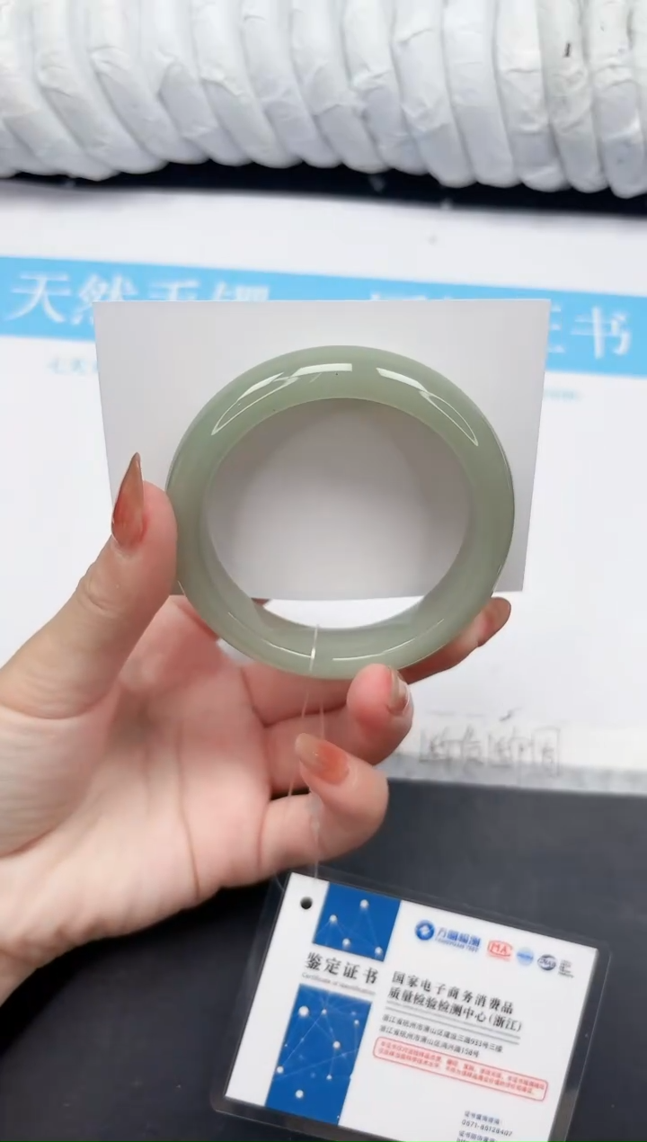 未镶嵌手镯石英质玉157-55.7DK