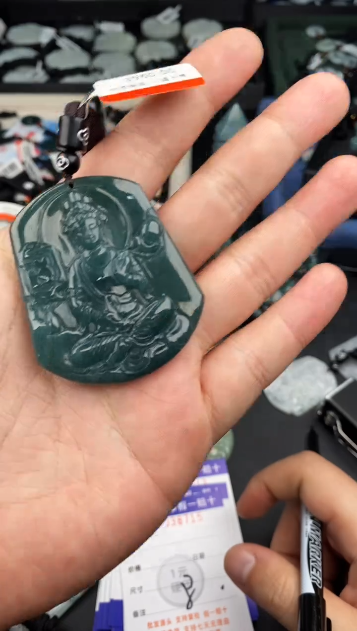 【闪购商品】翡翠颈饰未镶嵌   天然翡翠，一物一图