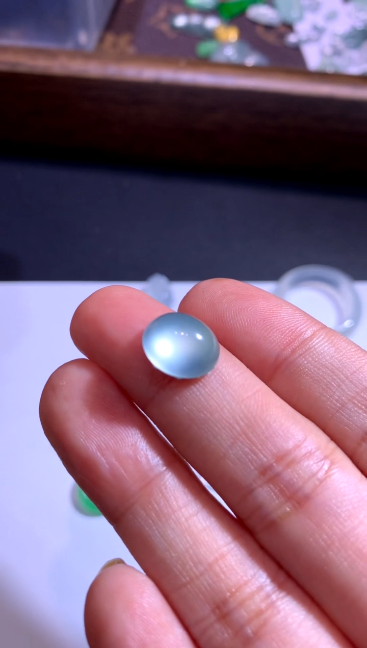 颈饰未镶嵌翡翠蛋面