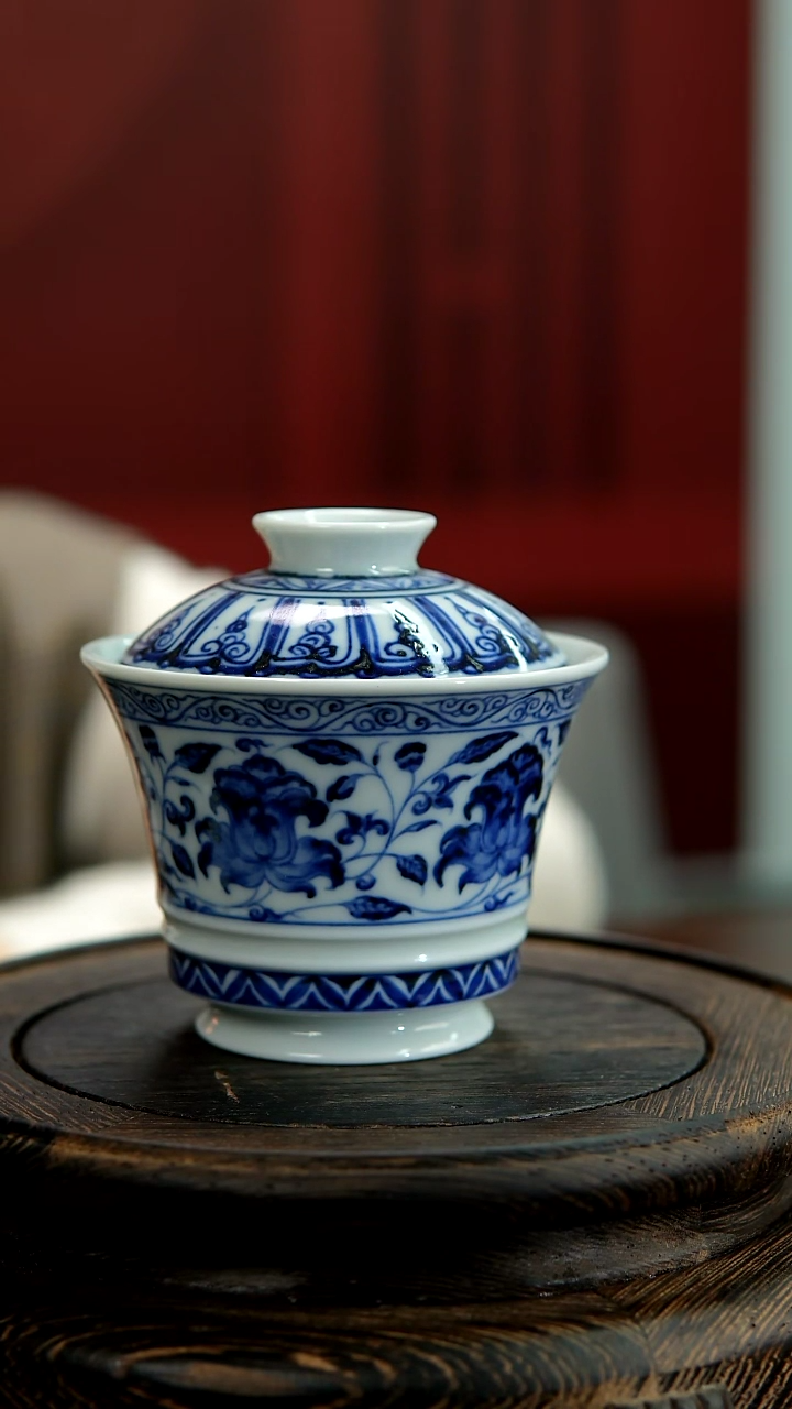 【闪购商品】007函夏非遗青花缠枝莲马蹄两才盖碗