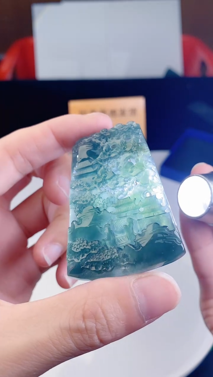 颈饰未镶嵌翡翠·