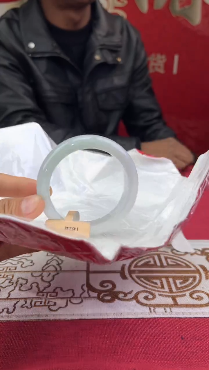 【闪购商品】翡翠手镯未镶嵌翡翠手镯