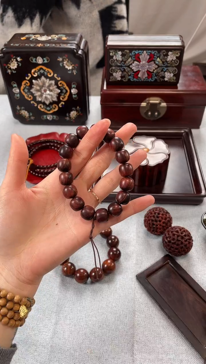 【闪购商品】紫檀木类成套家具手串