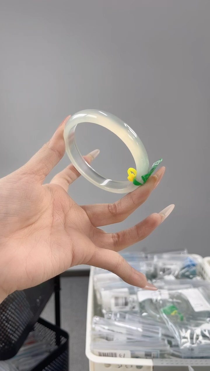 【闪购商品】玛瑙/玉髓手镯未镶嵌58-59圈