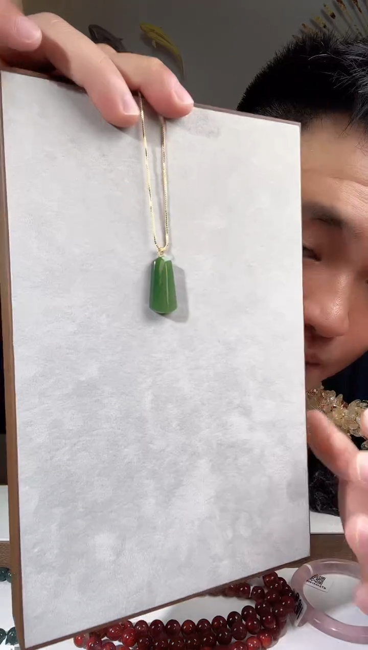 【闪购商品】和田玉18K金镶嵌颈饰A030