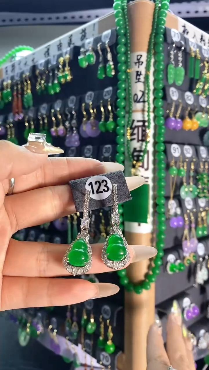 【闪购商品】翡翠颈饰银S925镶嵌123...