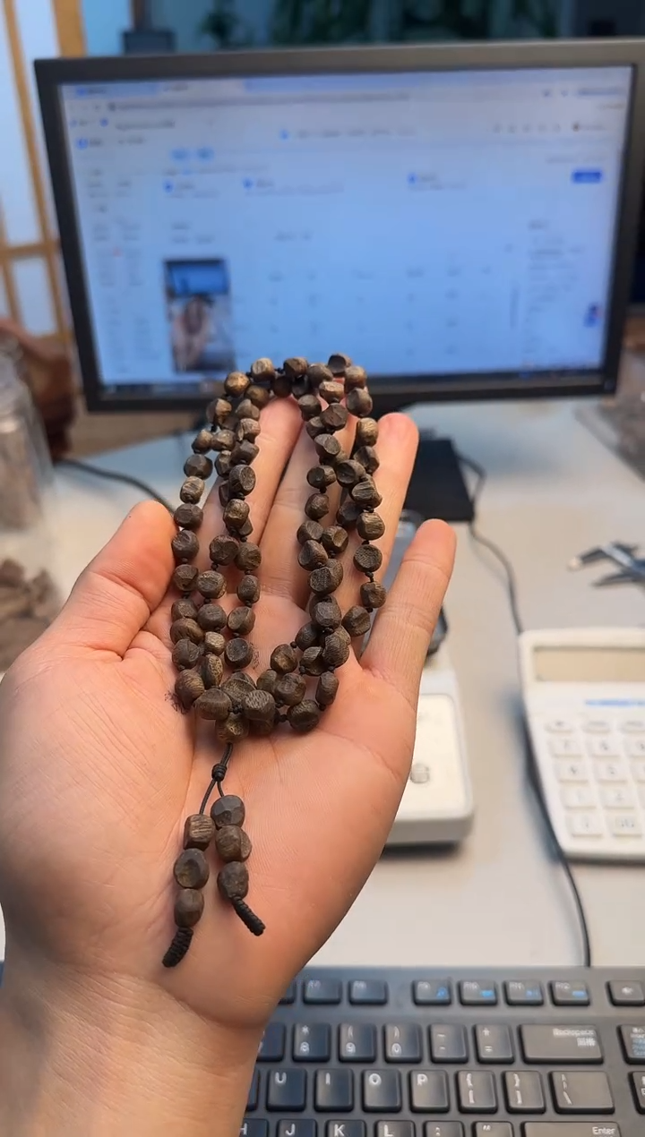 沉香手串海南老树板头沉水23克