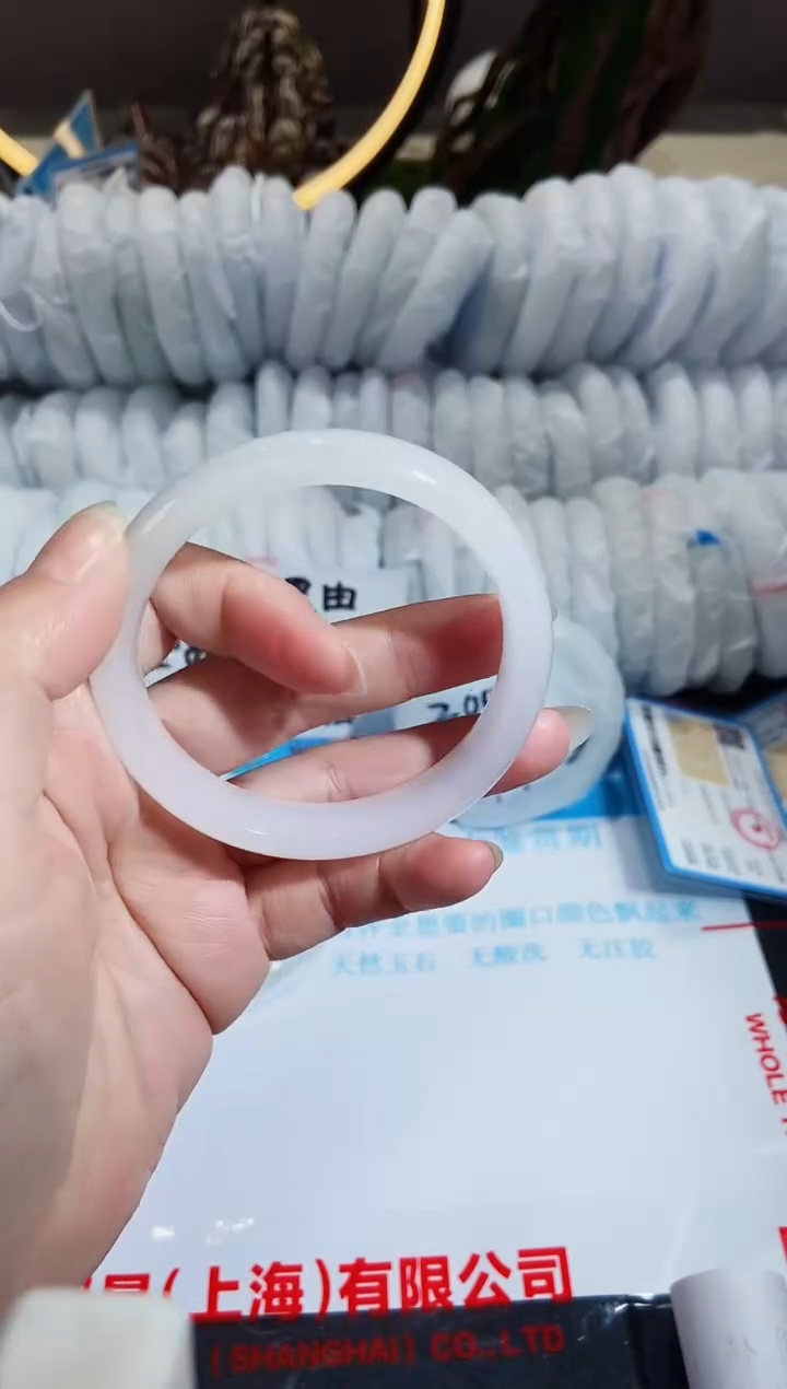 【闪购商品】石英质玉手镯未镶嵌38-56