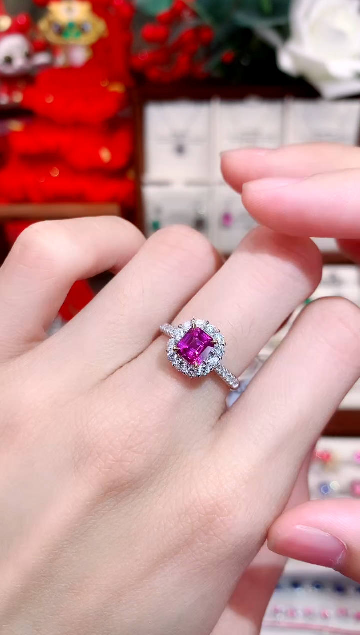 【闪购商品】彩色蓝宝石戒指18K金镶嵌1.29ct/天然宝石/七天无理由