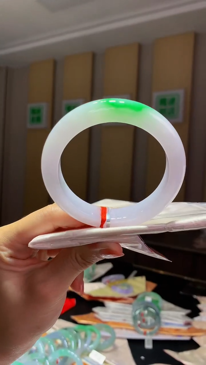 未镶嵌手镯翡翠-C37 圈口58.1 全款10.9万 定金2万