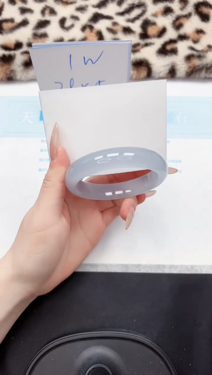 【闪购商品】石英质玉手镯未镶嵌72-59.4