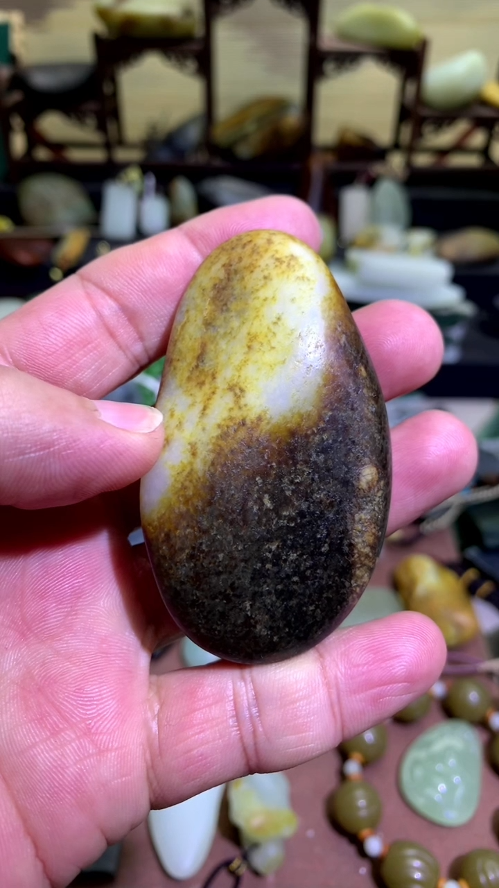 【闪购商品】和田玉颈饰未镶嵌子料把件