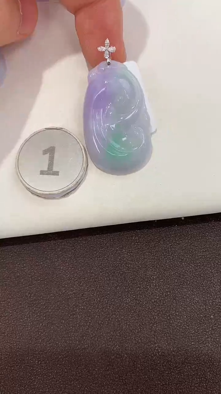 颈饰18K金镶嵌翡翠天然缅甸a货翡翠