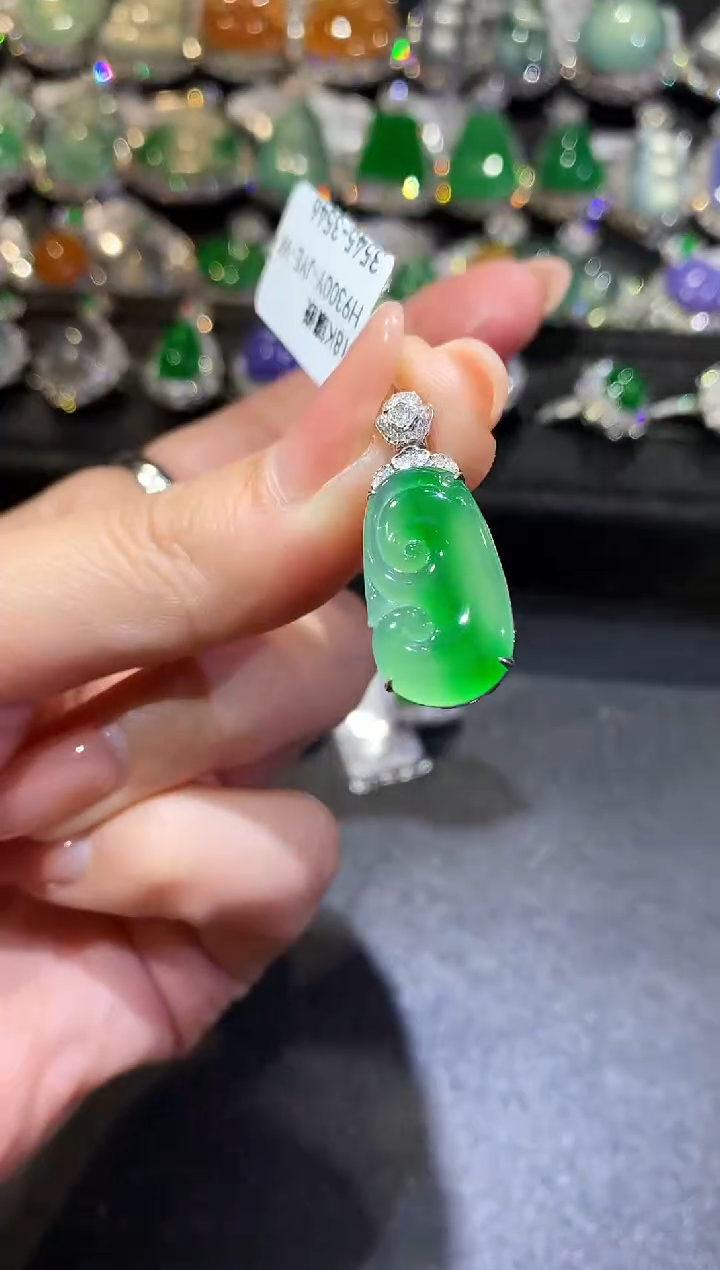 【闪购商品】翡翠吊坠(不含链)18K金镶嵌30-如意