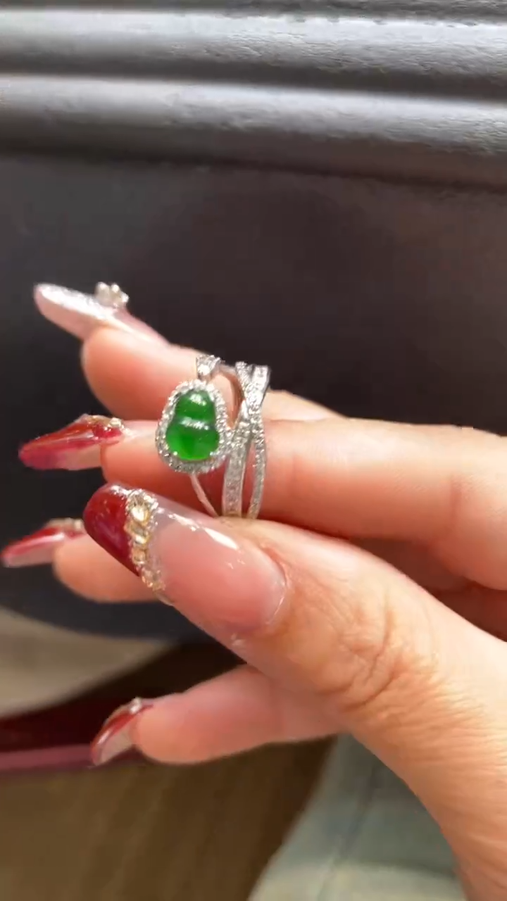 【闪购商品】翡翠颈饰未镶嵌      *36