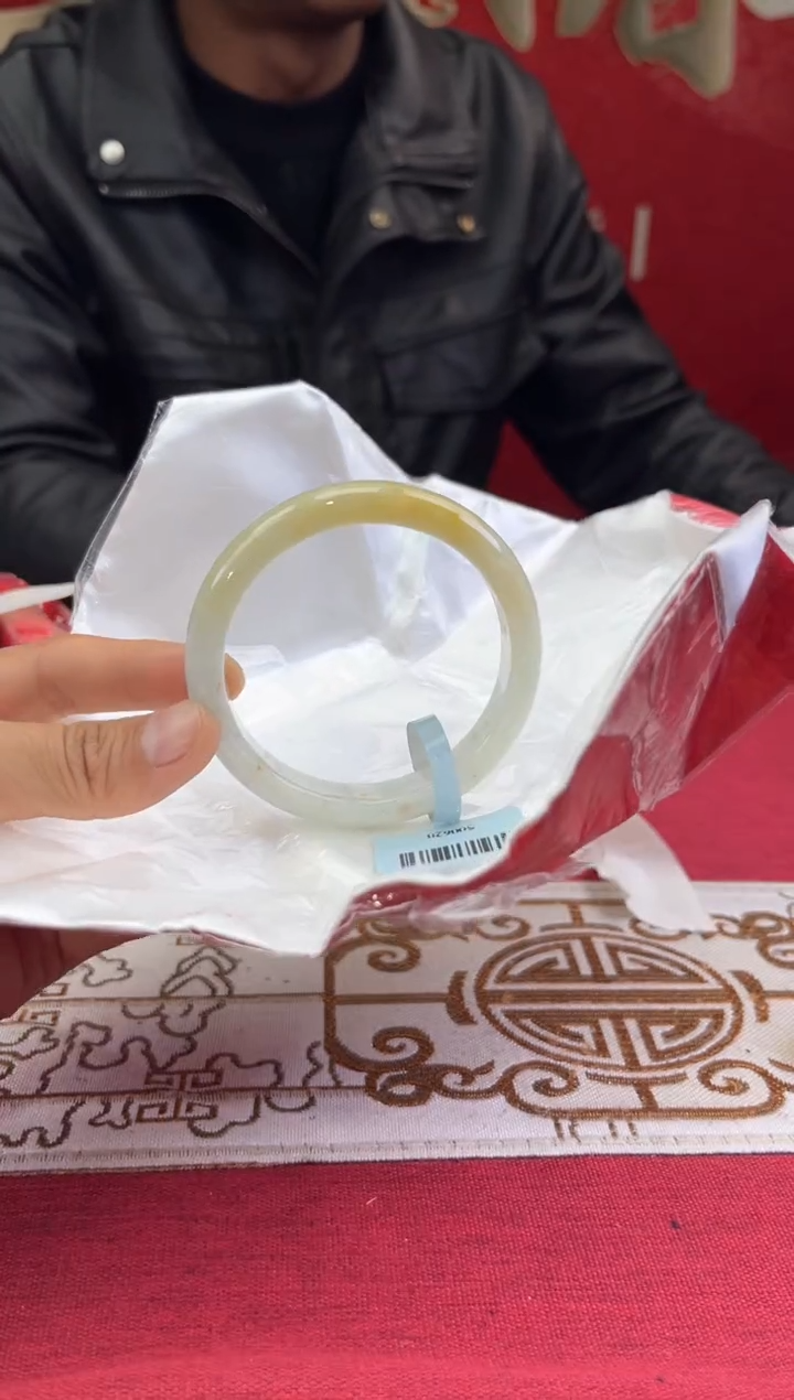 【闪购商品】翡翠手镯未镶嵌翡翠手镯