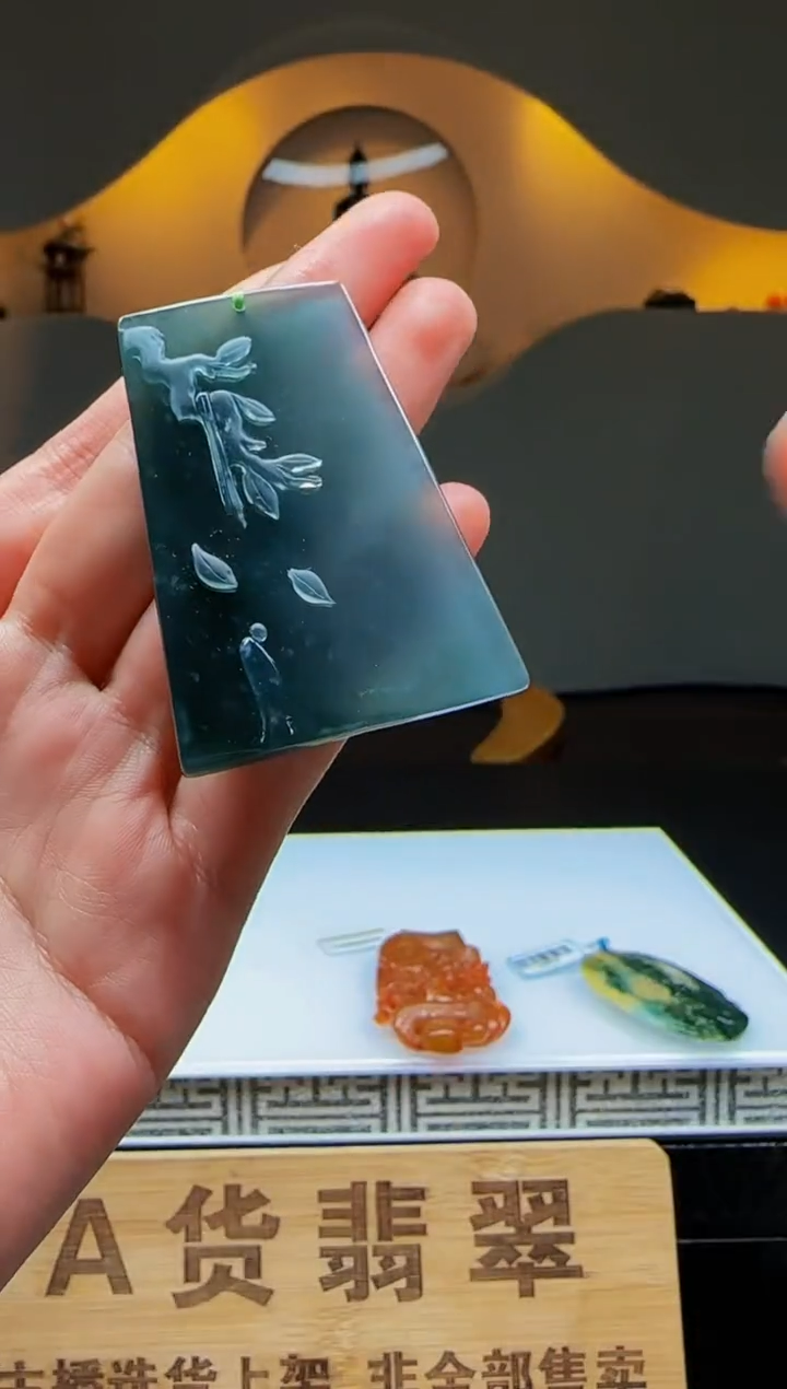 【闪购商品】定制翡翠未镶嵌Q02361翡翠毛货