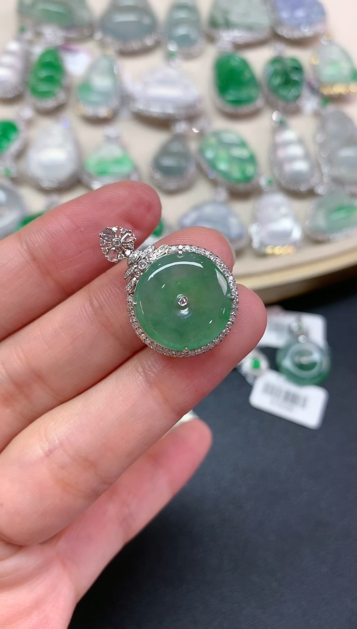 【闪购商品】翡翠吊坠(不含链)18K金镶嵌W177|6800