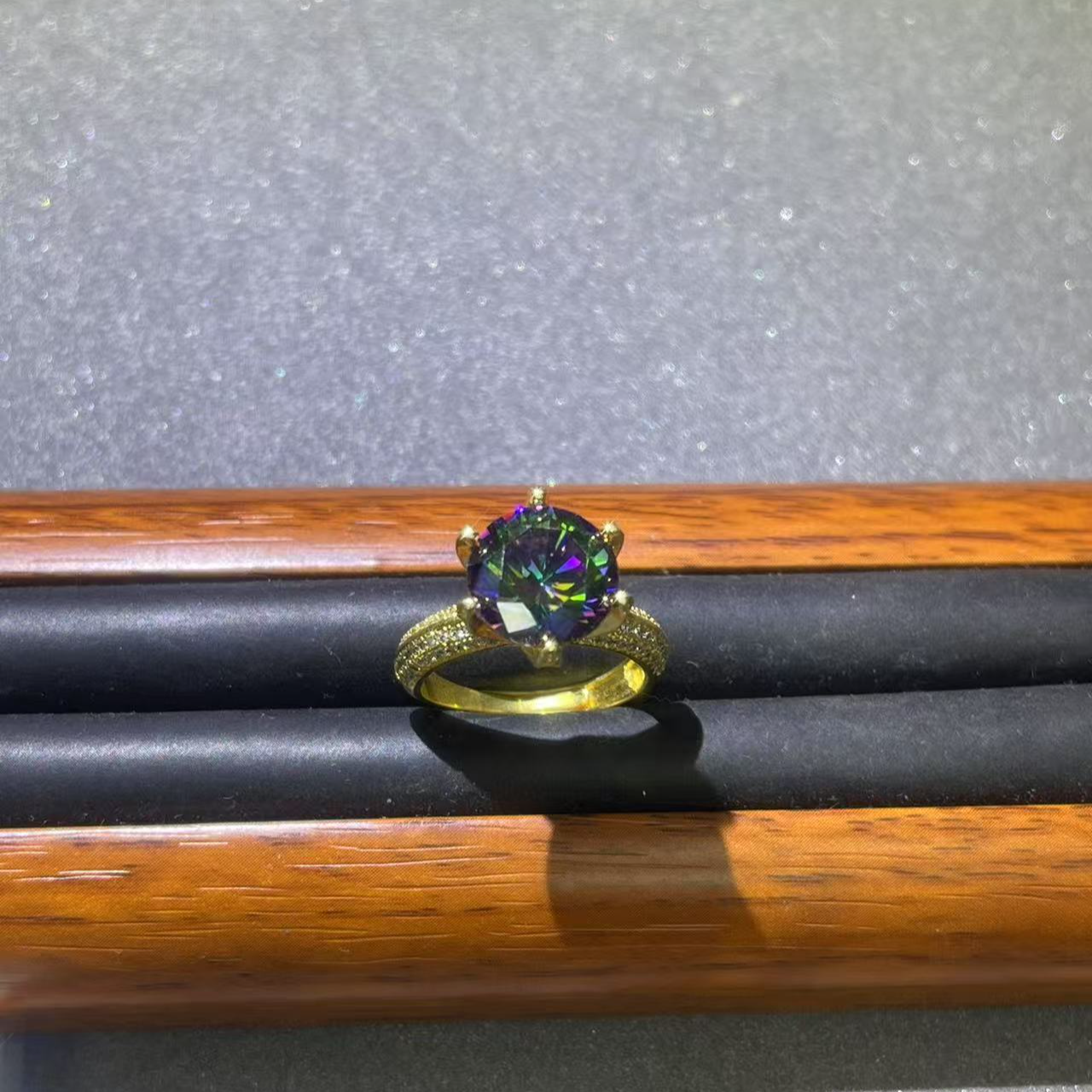 s7126黄托满镶开口戒指多样性发货