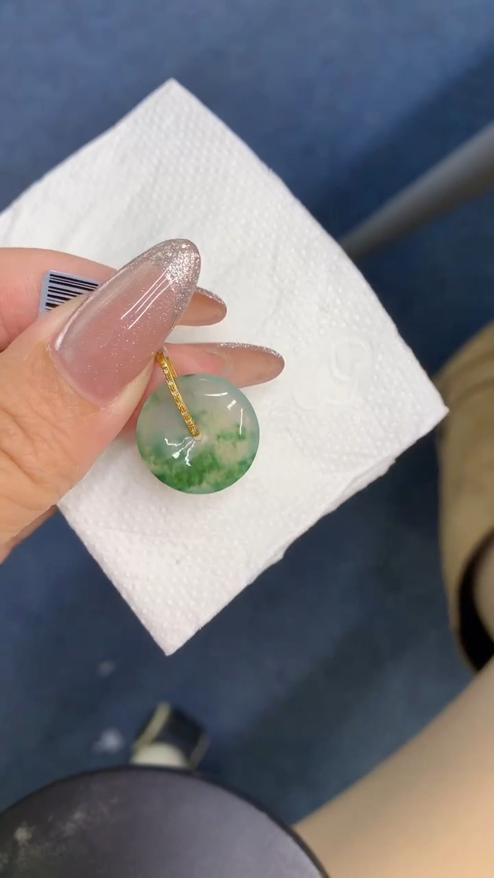 颈饰18K金镶嵌翡翠1