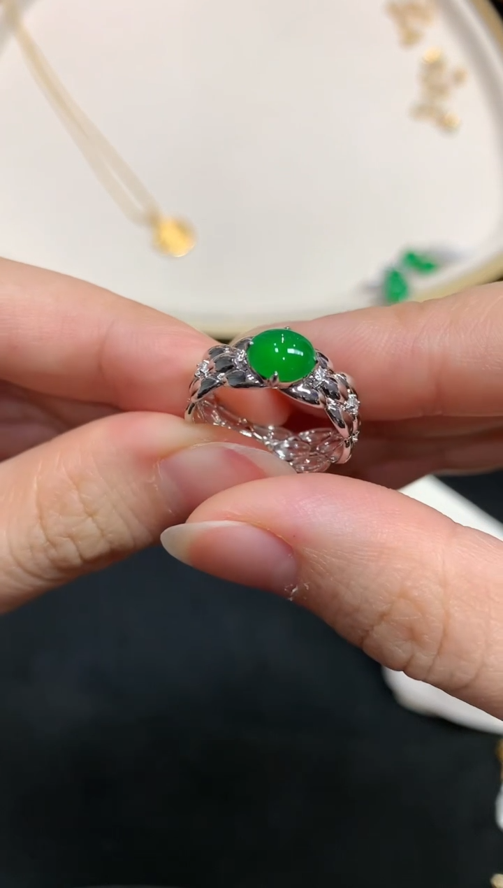 【闪购商品】翡翠戒指18K金镶嵌W96|15800