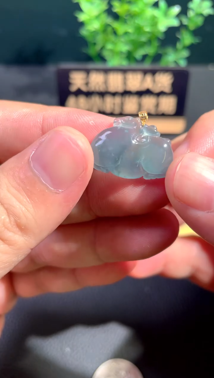 颈饰18K金镶嵌翡翠翡翠