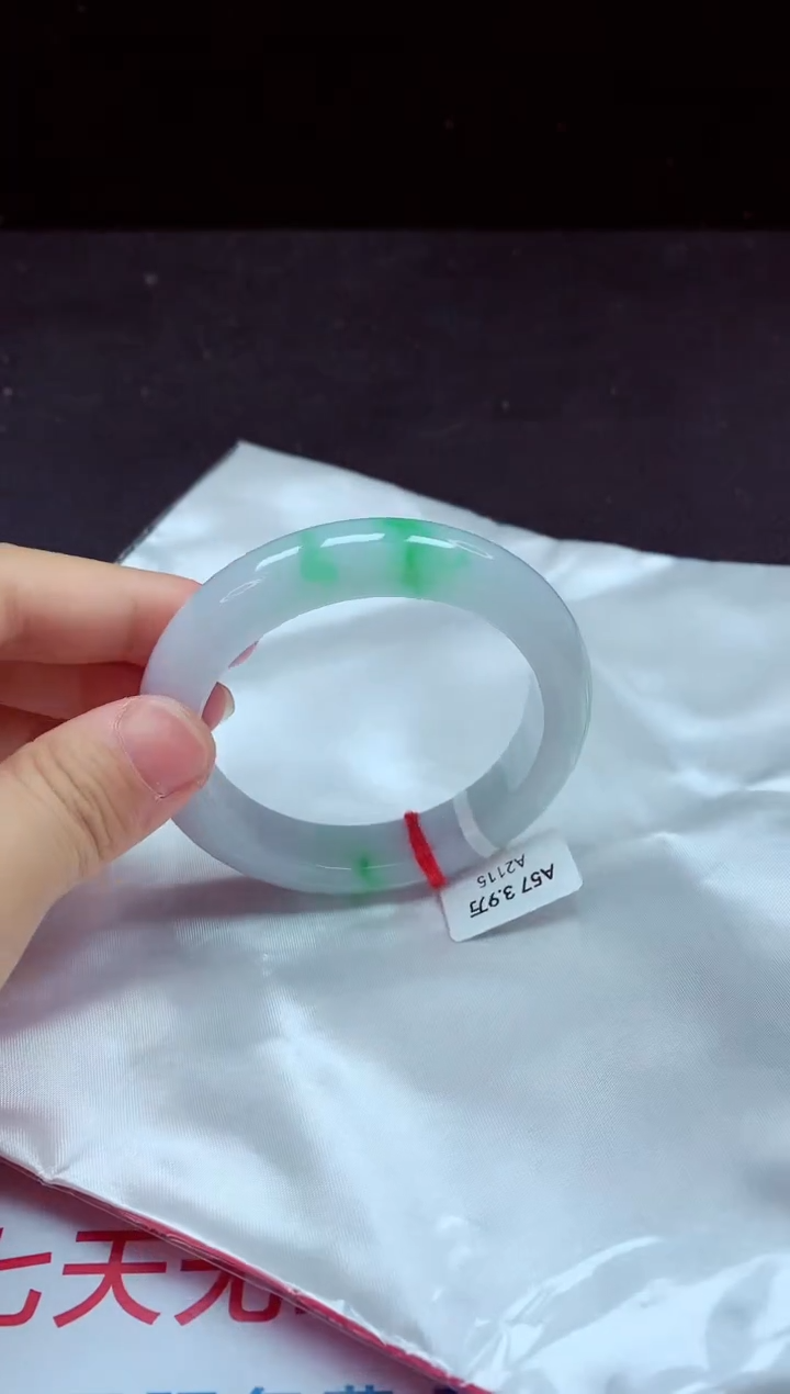 【闪购商品】翡翠手镯未镶嵌镯子57+