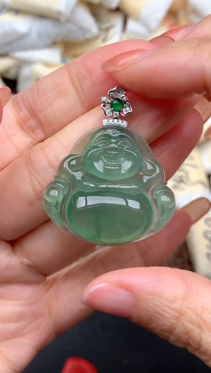 18K金镶嵌挂件翡翠一