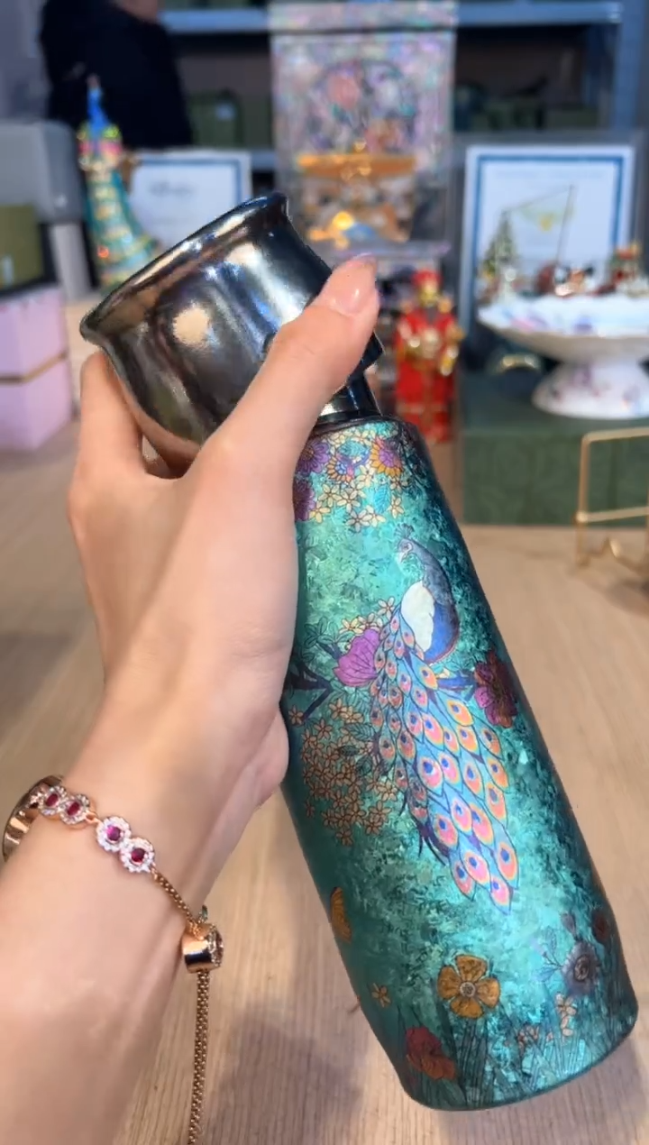 【闪购商品】杯142云动彩绘-绿色孔雀