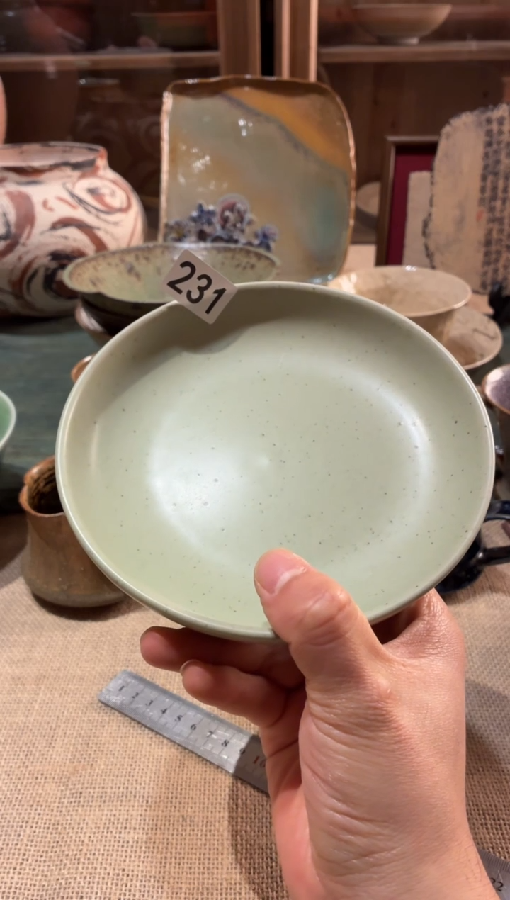 瓷片玉****?231绿影小碟1个